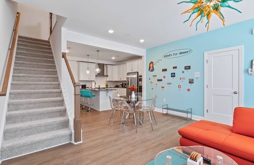 Wake Forest Condominio | Walk to Downtown | Coffee Bar | 3 King Beds