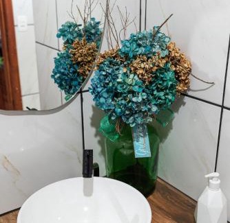 Nova Nazare Chalet De Esquí | Coffee Cottage with Flowers