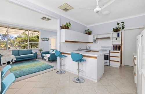 Lake Wangary Casa | 'Coffin Bay Holiday Home"' One Atmosphere close to main jetty and yacht club
