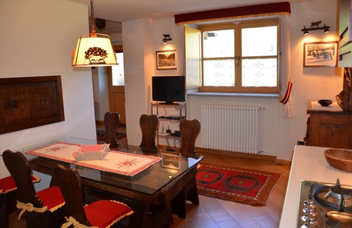 Cogne Apartamento | Cogne. apartamento de prestigio frente a los jardines de San Orso. Estacionamiento y WiFi