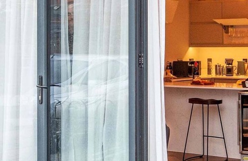Pontcanna Apartamento | Cohost Partners Charming 2BR in Cardiff with Parking