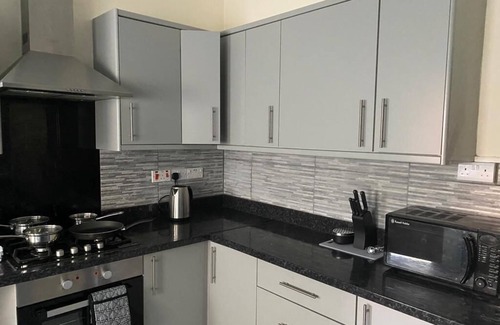 Newport Casa | Cohost Partners Chepstow House Cozy 5 Bedroom Stay