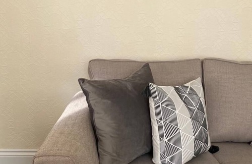 Newport Casa | Cohost Partners Chepstow House Cozy 5 Bedroom Stay