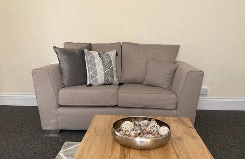 Newport Casa | Cohost Partners Chepstow House Cozy 5 Bedroom Stay