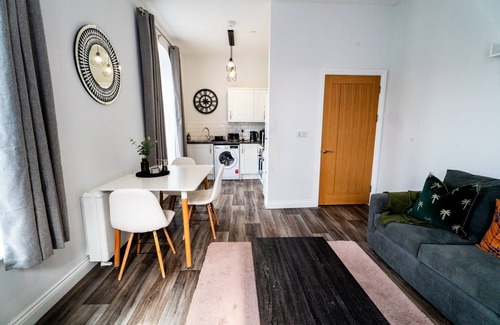 Castle Apartamento | Cohost Partners ✨ Converted Chapel Retreat