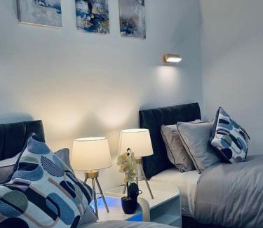 Colchester Casa | Colchester Cosy 3-Bed House, 2 Free parking, Fast WiFi, Pets allowed, City Centre