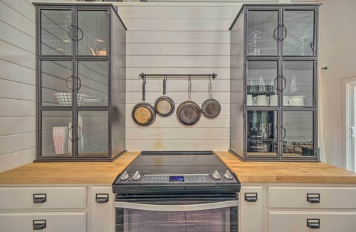 Cold Springs Cabina | Cold Springs Escape: A/C, Hot Tub, Generator, WiFi