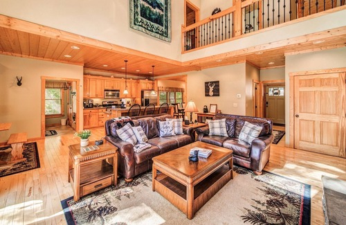 Ellijay Casa | Cold Stream Cabin - 4 Bedroom 3.5 Bath Retreat in Coosawattee River Resort!