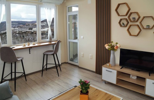Veliko Tarnovo Apartamento | Colibri Castle View – Romantic Escape