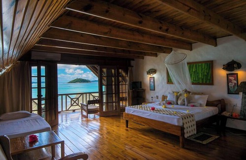 Baie Ste Anne Casa | Colibri Guest House