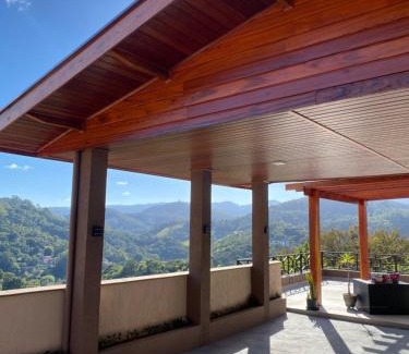 Santo Antonio do Pinhal Casa | Colina do Cristal