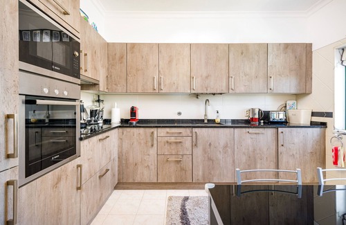 Carvoeiro Chalet De Esquí | Colina Verde G: Charming 1-Bedroom Townhouse