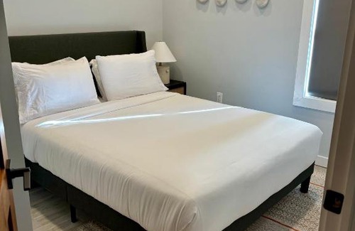 Newark Apartamento | Collect3 2BR 1BA Close to Train and NYC