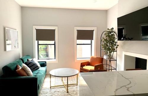 Newark Apartamento | Collect3 2BR 1BA Close to Train and NYC