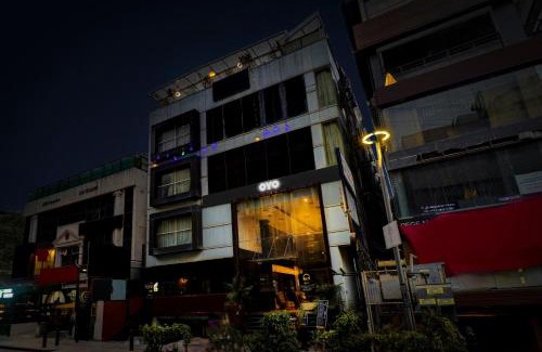 Shanthala Nagar Hotel | Collection O 29 Church's Inn Near Cubbon Park