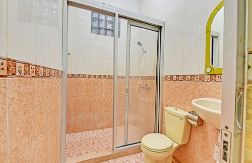 Cilacap Hotel | Collection O 91489 Hotel Tanjung Permata