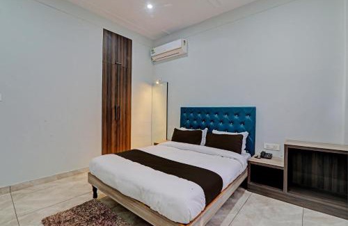 Varanasi Hotel | Collection O Maharaja Resort