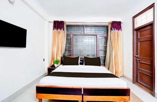 The Mall Road Hotel | Collection O Mall Road Library Chowk