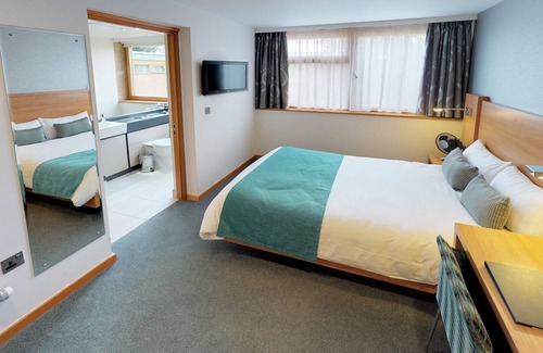 Thorpe Satchville Hotel | College Court
