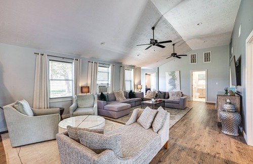 College Station Cabaña | College Station Vacation Rental: 4 Mi to Texas A&M
