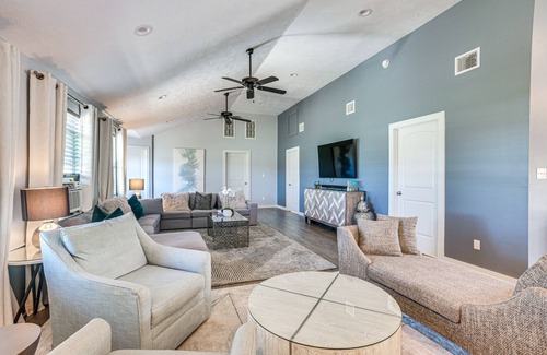 College Station Cabaña | College Station Vacation Rental: 4 Mi to Texas A&M