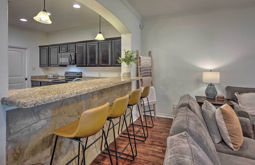 Wellborn Casa | College Station Townhome w/ Fenced Backyard!