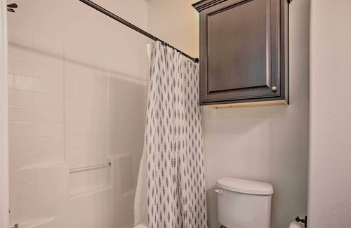 Wellborn Casa | College Station Townhome w/ Fenced Backyard!