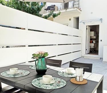 Civitanova Marche Apartamento | Colleoni 19 Parigi, Appartamento superior con corte privata