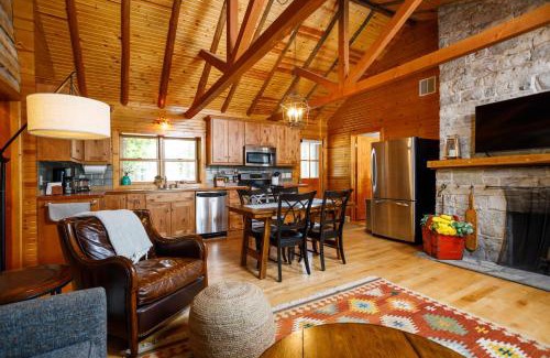Ephraim Casa | Collings Log House by Simple Life Rentals