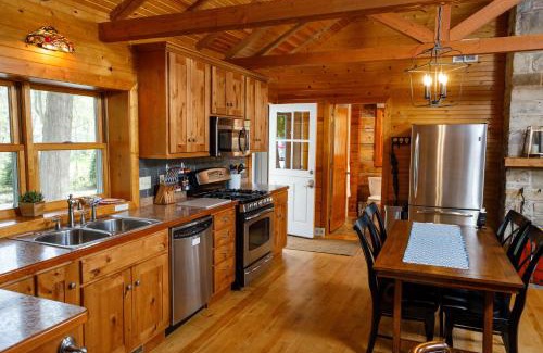 Ephraim Casa | Collings Log House by Simple Life Rentals