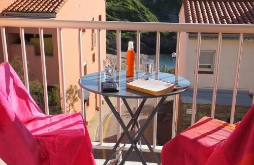 Collioure Apartamento | Collioure - Modern Beachside Apartment Joey