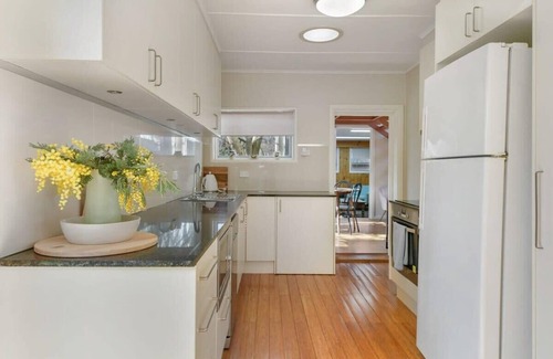 Calare Casa | Collwood Cottage - 2 Storey Family Home