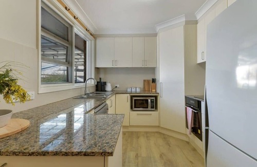 Calare Casa | Collwood Cottage - 2 Storey Family Home
