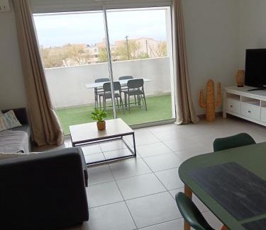 Colombiers Apartamento | Colombiers Escale à la Noria Appartement terrasse 4 personnes et garage