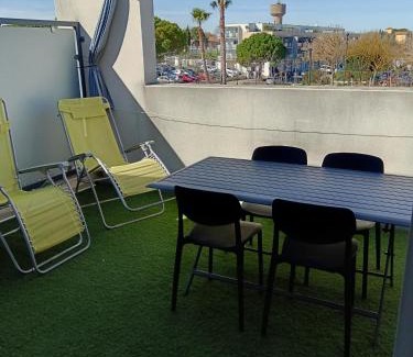Colombiers Apartamento | Colombiers Escale à la Noria Appartement terrasse 4 personnes et garage