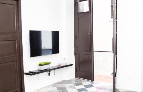 Old San Juan Apartamento | Colonial Apt with Balcony in OSJ Next to San Sebastian APT 3