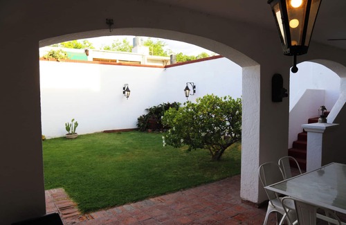 Centro de la ciudad de Mendoza Casa | Casa Colonial en Mendoza! | 12 Personas