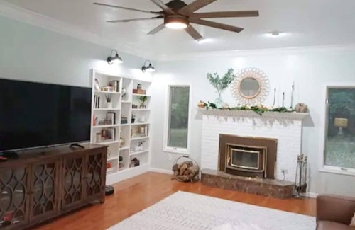 Madison Casa | COLONIAL IN HEART OF WINE COUNTRY