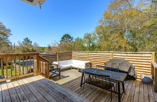 Earlewood Casa | Colonial Life, Downtown, Dogs, 1G Wi-fi, Health Professionals