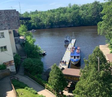 Wisconsin Dells Hotel | Colonial motel