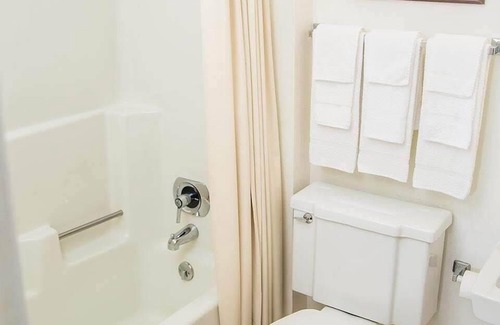 Wisconsin Dells Hotel | Colonial Motel