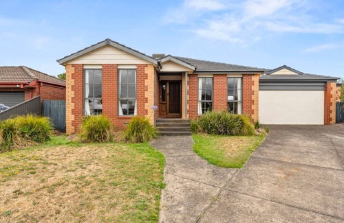 Alfredton Casa | Colonial Court Retreat:Spacious Stay Near Vic Park