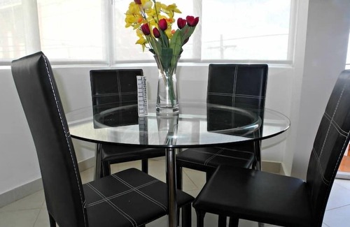 San Anton Apartamento | Colonial Zone 1BR Apt @Plaza España, bright &clean