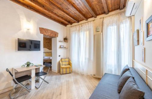 Carrobbio Apartamento | Colonne's Nest - Cozy and Silent with AC
