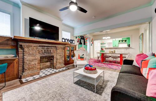 Central Oklahoma City Casa | Color Pop Cottage - Half mile from Plaza district