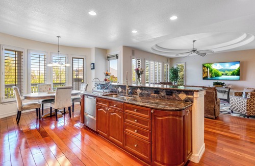 Aurora Casa | Colorado Lux Peace & Love (Top 2 Floors ONLY): Spacious & Cozy Scenic Views, Luxury, Pool Table