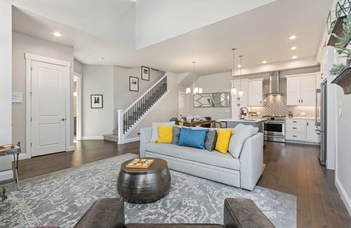 Loveland Casa | Colorado Modern Retreat w/ King Beds, Pickleball