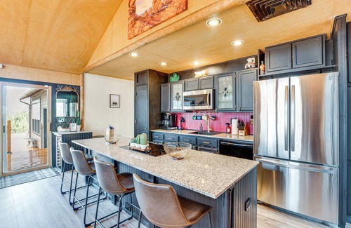 Battlement Mesa Cabina | Colorado River Getaway in Parachute: Dogs Welcome!