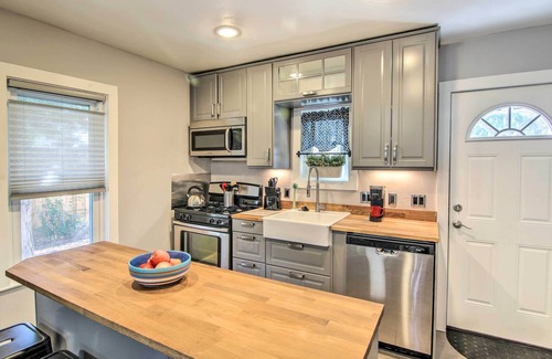 Downtown Colorado Springs Cabaña | ¡NUEVO! Colorado Springs Bungalow - ¡Camina hasta el centro!