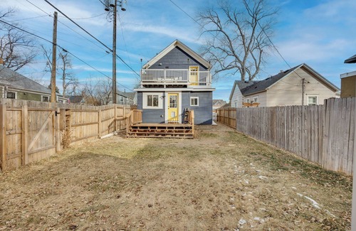 Central Colorado Springs Cabaña | Colorado Springs Home: Balcony w/ Mountain Views!